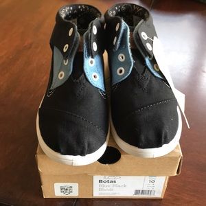 NIB Tom’s Botas Block Toddler size 10